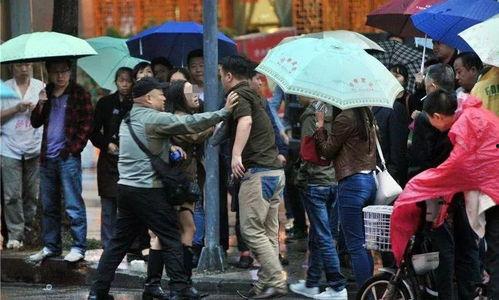 传统街舞斗舞男女对战 