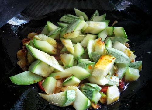 怎么样才能不当社畜:妻子的故事 